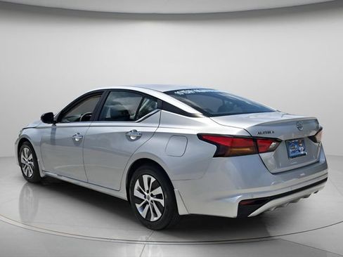 Used 2024 Nissan Altima 2.5 S FWD image 8