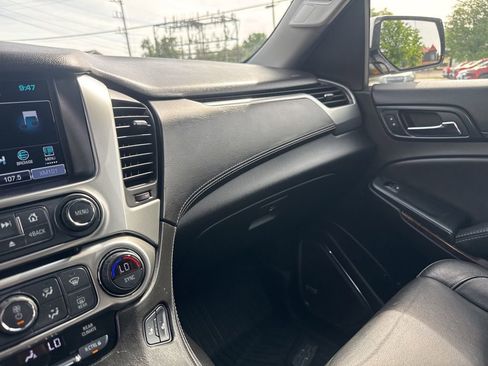 Used 2018 Chevrolet Suburban LT AWD/4WD image 41