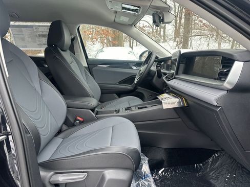 New 2026 Volkswagen Tiguan SE image 16