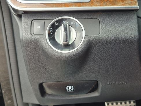 Used 2015 Mercedes-Benz E 350 4MATIC Wagon image 33