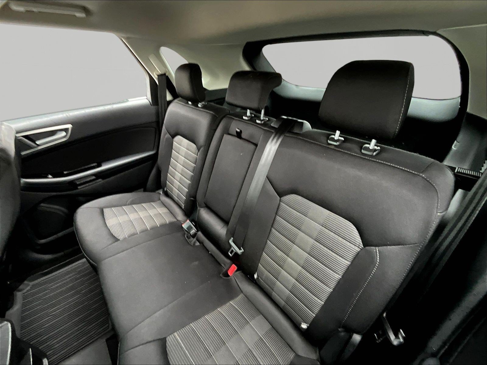 Used 2018 Ford Edge SEL FWD image 22