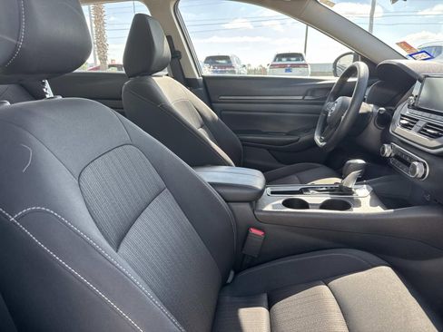 Used 2024 Nissan Altima 2.5 S image 11