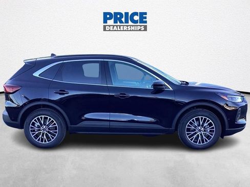 New 2024 Ford Escape PHEV w/ PHEV Premium Package image 8