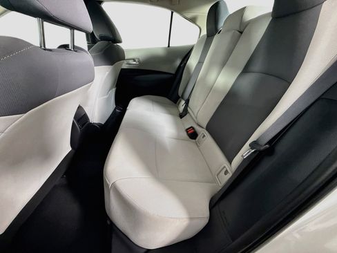 Used 2021 Toyota Corolla LE FWD image 25