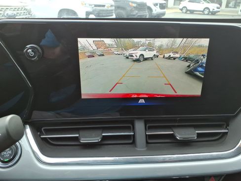 Certified 2025 Chevrolet Trax LT w/ LT Convenience Package image 14