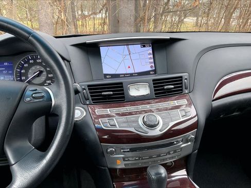 Used 2019 INFINITI Q70 L 3.7 AWD/4WD image 7