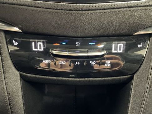 Used 2021 Cadillac XT5 Premium Luxury image 19