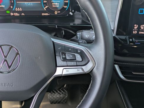 Used 2024 Volkswagen Atlas Cross Sport SE image 22