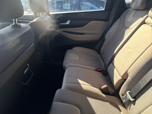 Used 2019 Hyundai Santa Fe SE image 10