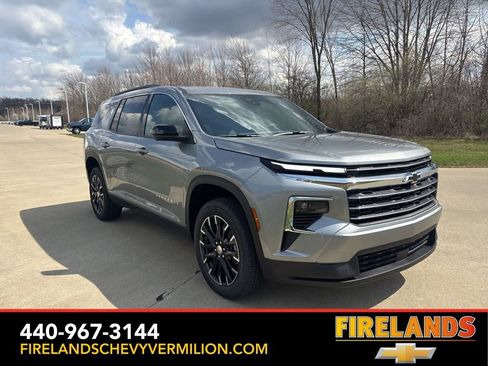 New 2026 Chevrolet Traverse LT w/ Sun and Wheel Package AWD/4WD image 11