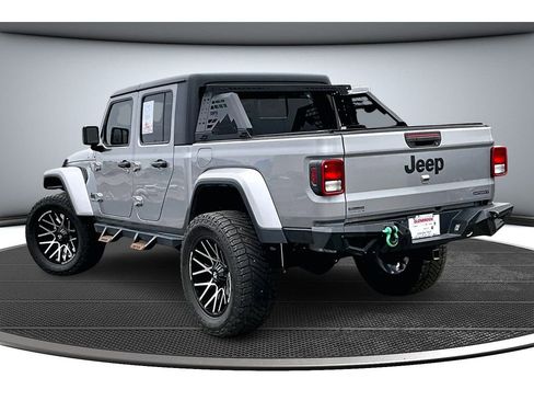Used 2021 Jeep Gladiator Sport image 2