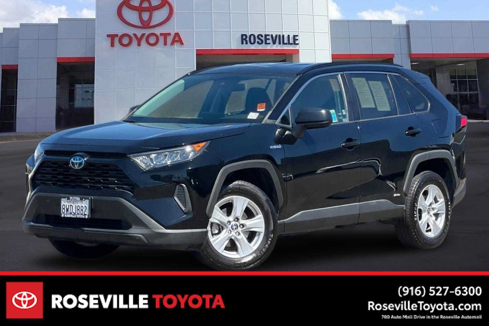 Used 2021 Toyota RAV4 LE AWD/4WD image 1