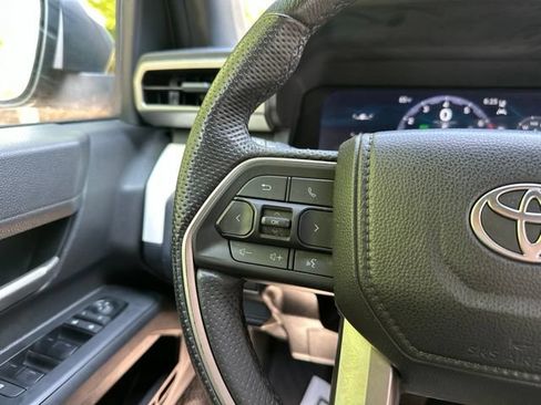 Used 2024 Toyota Tacoma TRD Off-Road AWD/4WD image 23