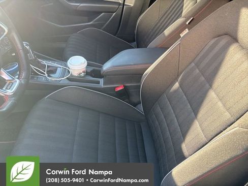 Used 2019 Volkswagen Jetta GLI image 10