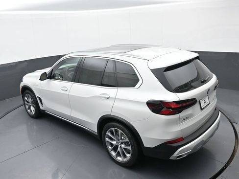 New 2026 BMW X5 xDrive50e AWD/4WD image 34