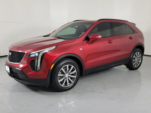 Used 2022 Cadillac XT4 Sport w/ Enhanced Visibility Package FWD image 2