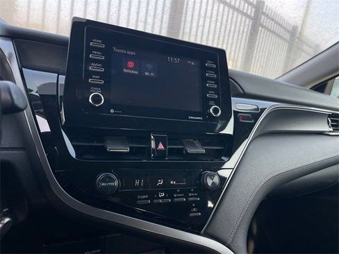 Used 2021 Toyota Camry SE image 13