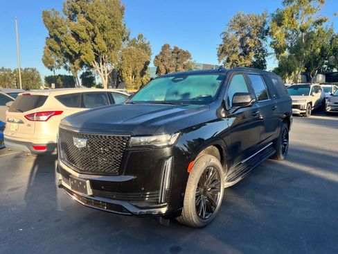 Used 2021 Cadillac Escalade ESV Sport Platinum image 1