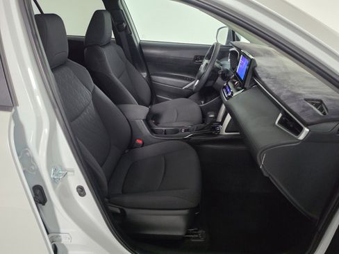 Used 2023 Toyota Corolla Cross LE image 20