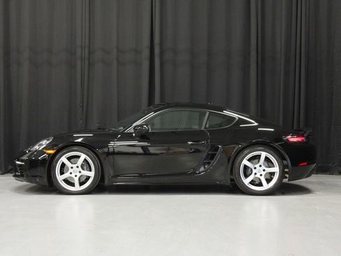 Used 2023 Porsche 718 Cayman RWD image 2