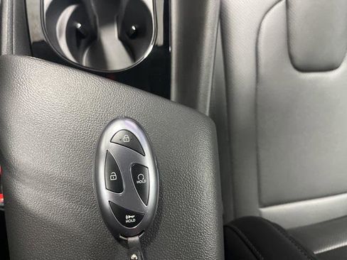 New 2025 Hyundai Elantra Limited image 21