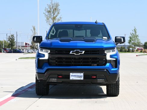 Used 2022 Chevrolet Silverado 1500 LT Trail Boss w/ LT Trail Boss Premium Package AWD/4WD image 3
