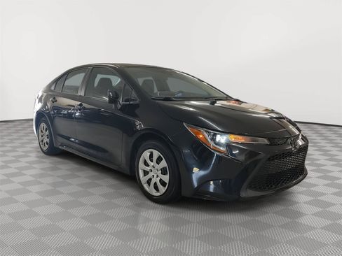 Used 2020 Toyota Corolla LE FWD image 4