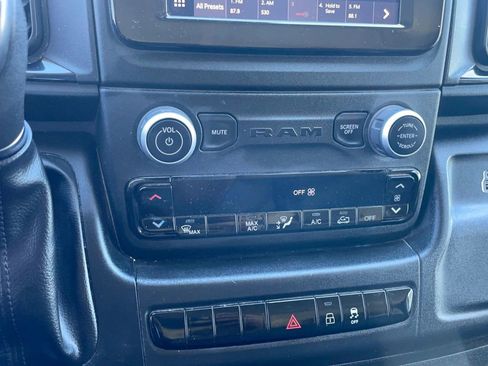 Used 2023 RAM ProMaster 2500 w/ Convenience Group FWD image 12