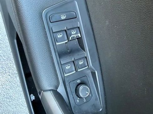 Certified 2020 Volkswagen Tiguan SEL image 10