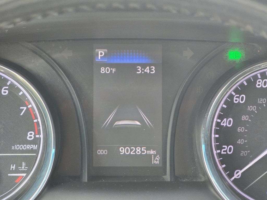 Used 2020 Toyota Camry SE FWD image 32