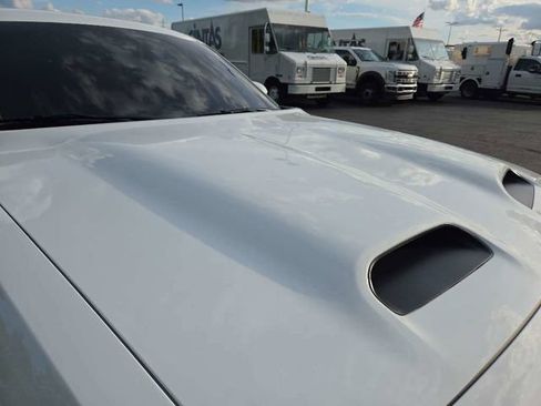 Used 2021 Dodge Challenger SRT Hellcat RWD image 4