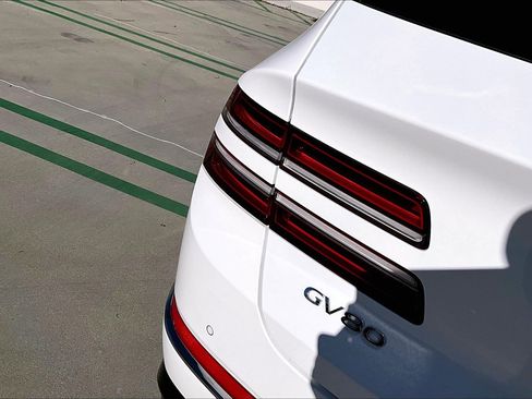 Used 2021 Genesis GV80 2.5T w/ Advanced Package 03 image 31