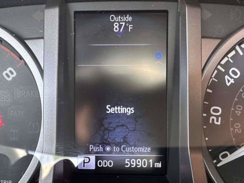 Used 2017 Toyota Tacoma Limited w/ Tow Package AWD/4WD image 31