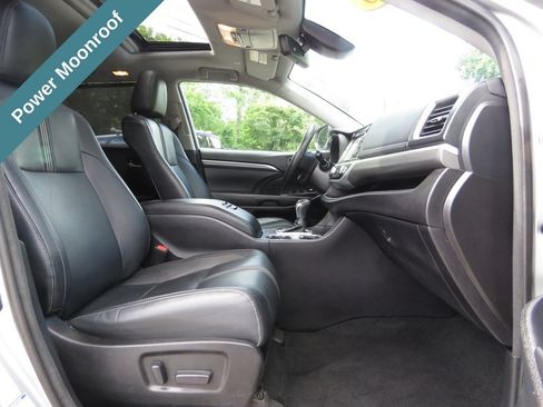 Used 2018 Toyota Highlander SE AWD/4WD image 13