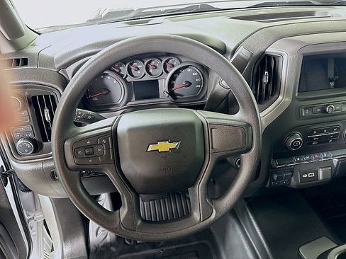 Used 2025 Chevrolet Silverado 2500 W/T image 12