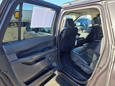 Used 2024 Ford Expedition Max XLT image 18