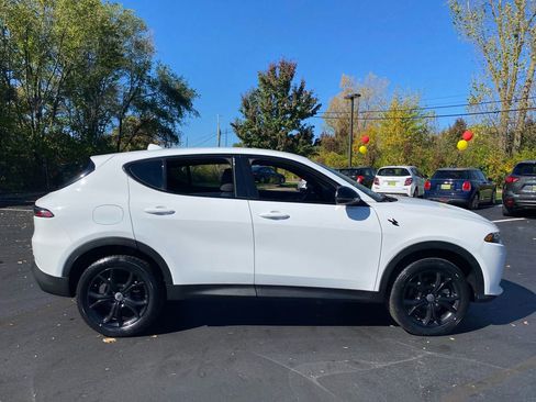 Used 2023 Dodge Hornet GT w/ GT Blacktop Package image 11