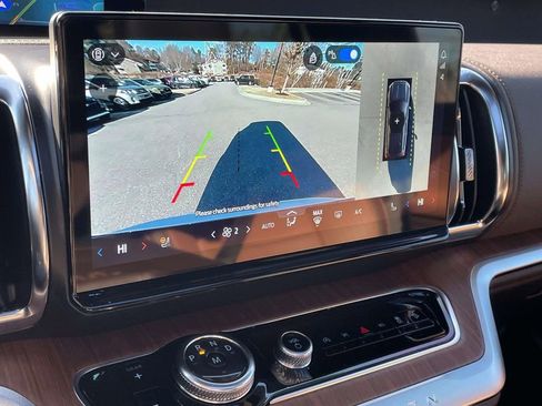 Used 2025 Ford Expedition Max King Ranch image 28