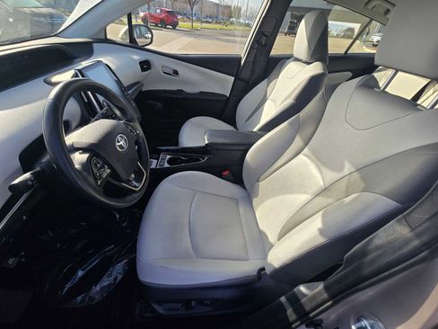 Used 2021 Toyota Prius Prime XLE image 23