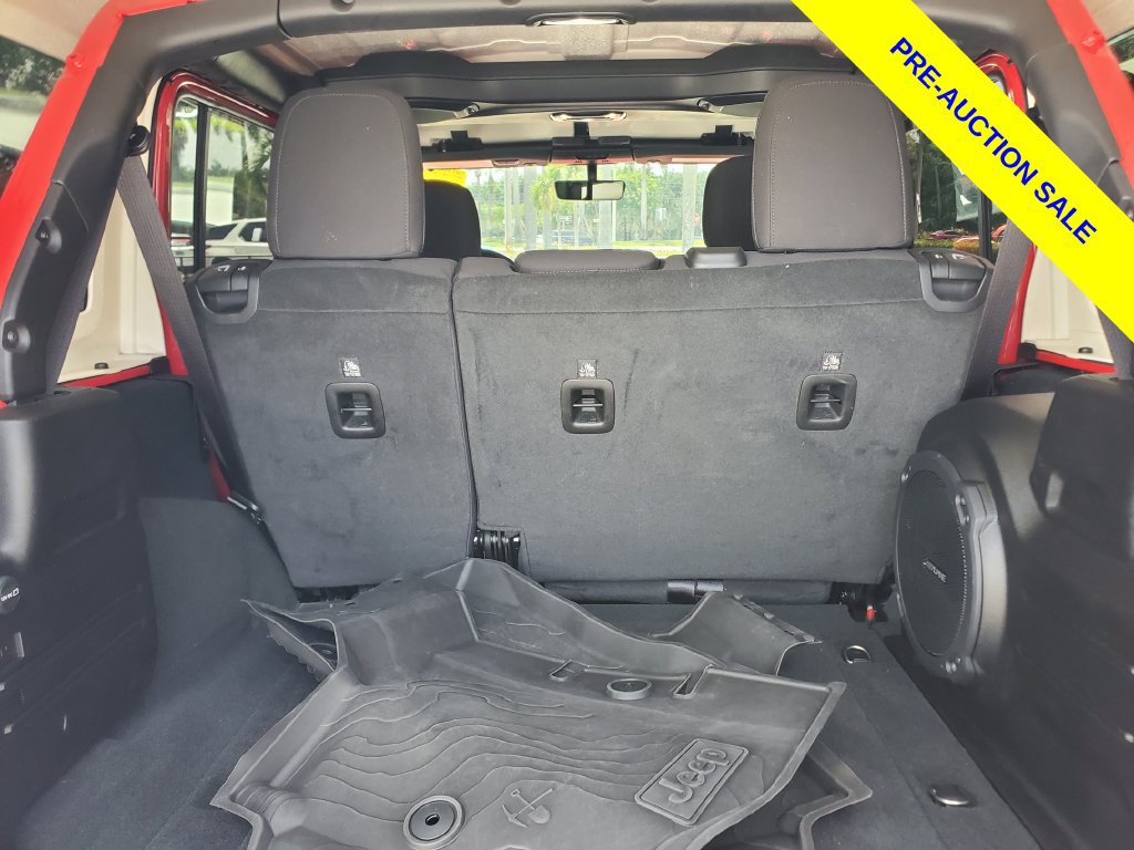 Used 2022 Jeep Wrangler Unlimited Rubicon AWD/4WD image 7