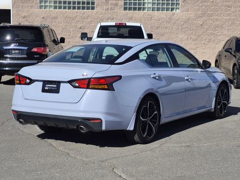 Used 2024 Nissan Altima 2.5 SR w/ SR Premium Package image 4