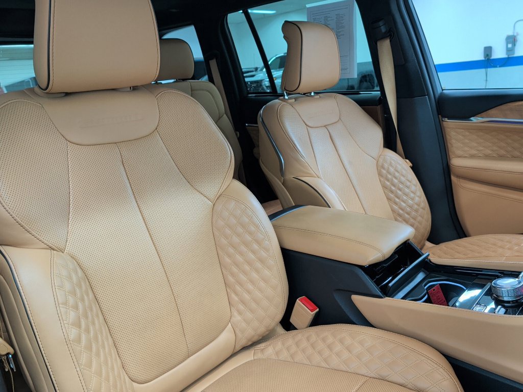 Used 2023 Jeep Grand Cherokee Summit AWD/4WD image 46