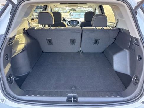 Used 2023 GMC Terrain SLE w/ Driver Convenience Package image 21