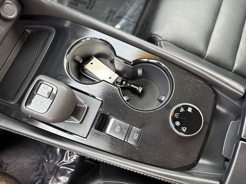 Used 2023 Nissan Rogue SL image 39