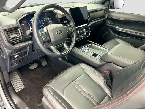 Used 2022 Ford Expedition Limited image 9