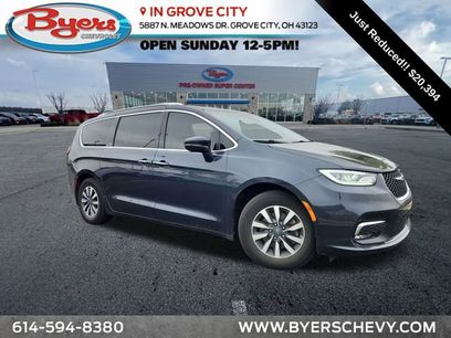 Used 2021 Chrysler Pacifica Touring-L w/ Uconnect Theater Family Group