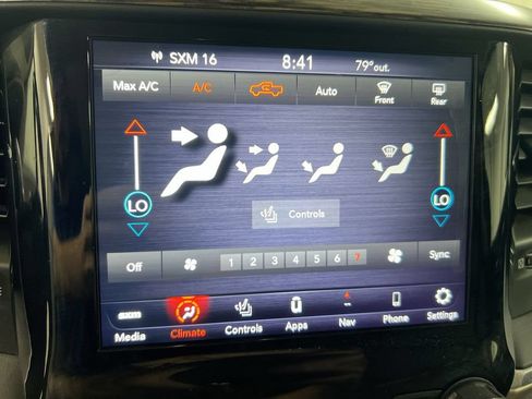 Used 2020 RAM 1500 Laramie AWD/4WD image 17