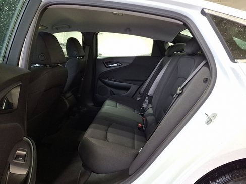 Used 2025 Chevrolet Malibu LS image 11