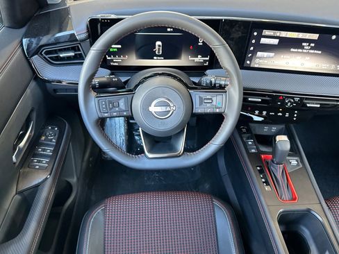 New 2025 Nissan Kicks SR image 11