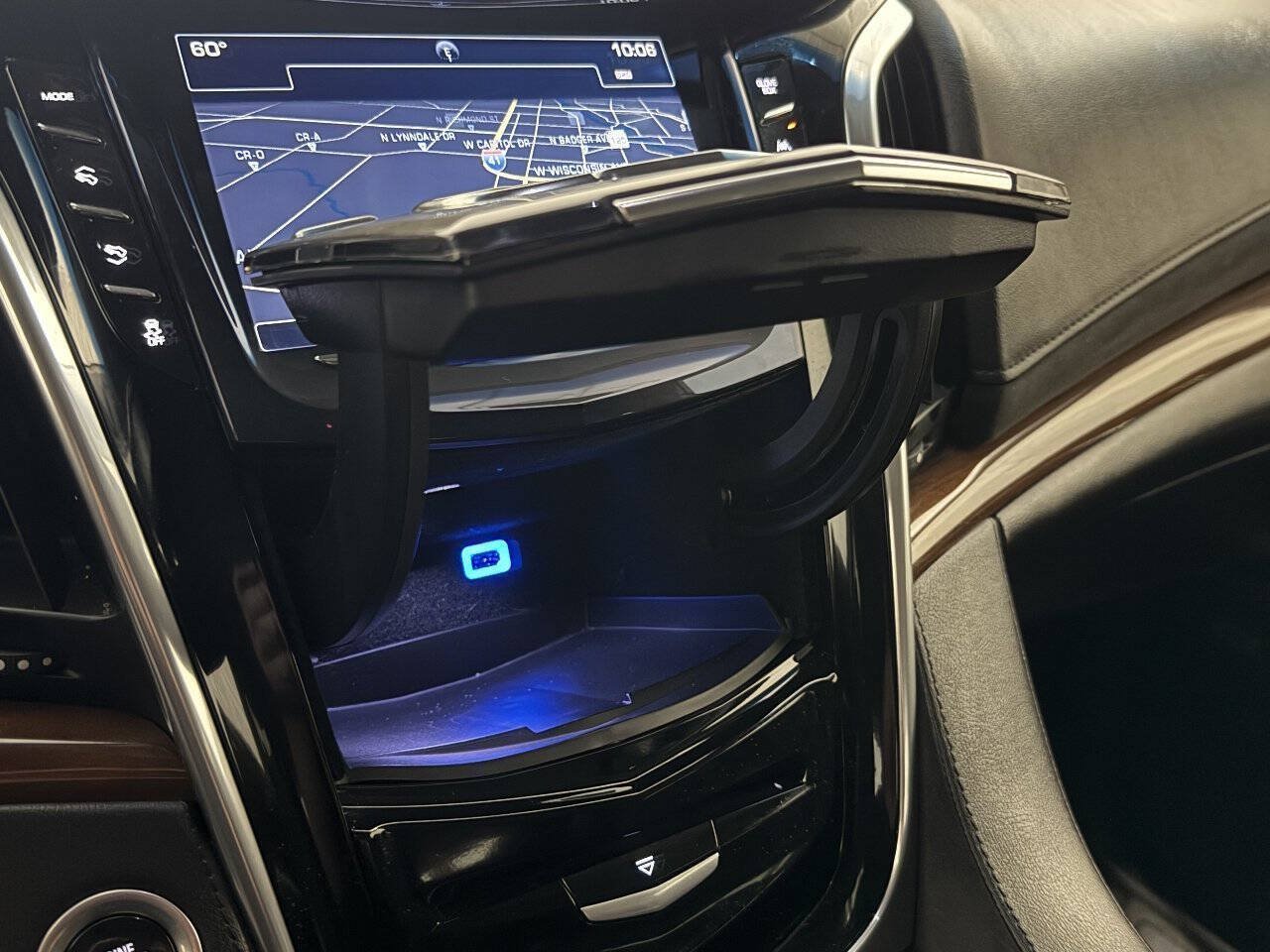 Used 2019 Cadillac Escalade Premium Luxury AWD/4WD image 46